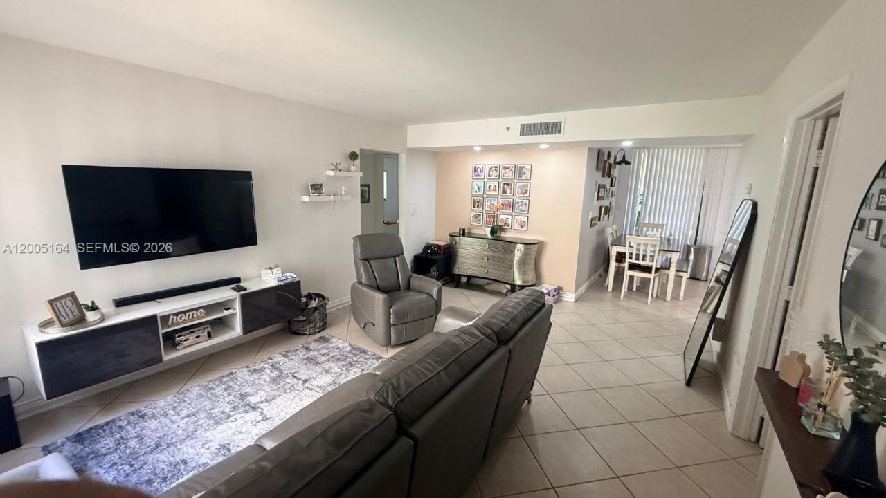 8650 SW 133rd Ave Rd , Unit 213, Miami, FL 33183 Photo