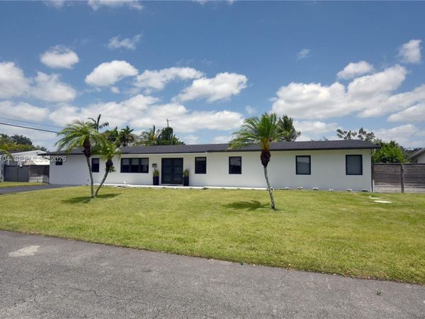 9281 SW 166th Ter , Palmetto Bay, FL 33157