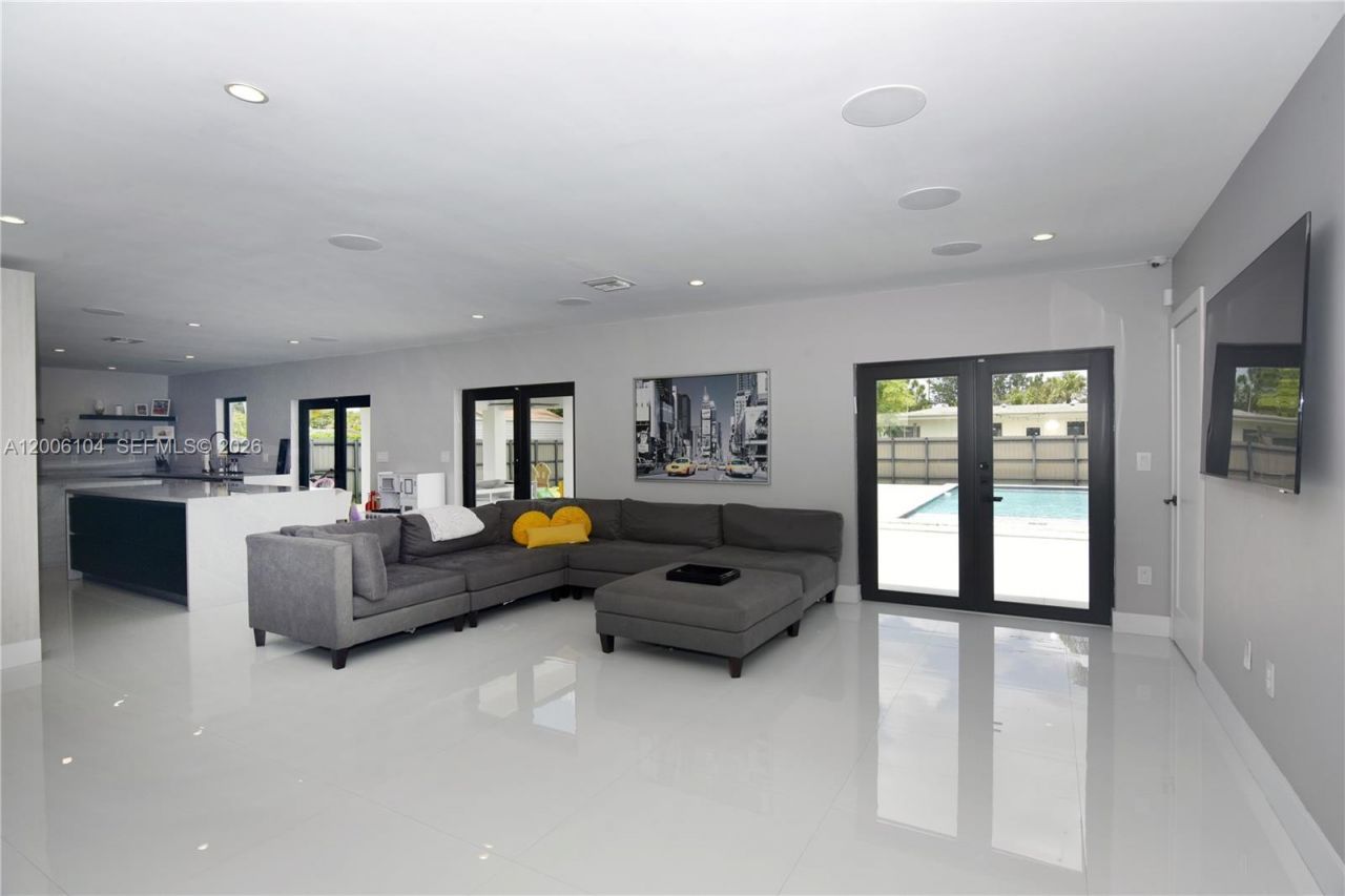 9281 SW 166th Ter , Palmetto Bay, FL 33157 Photo