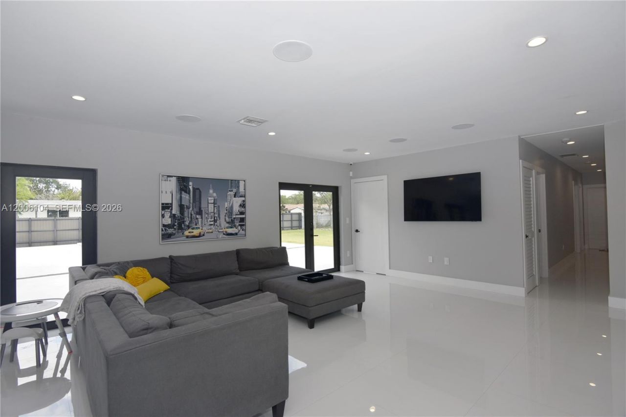 9281 SW 166th Ter , Palmetto Bay, FL 33157 Photo