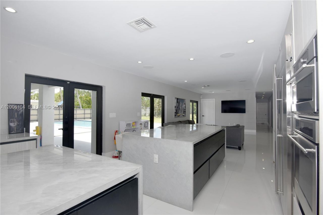 9281 SW 166th Ter , Palmetto Bay, FL 33157 Photo