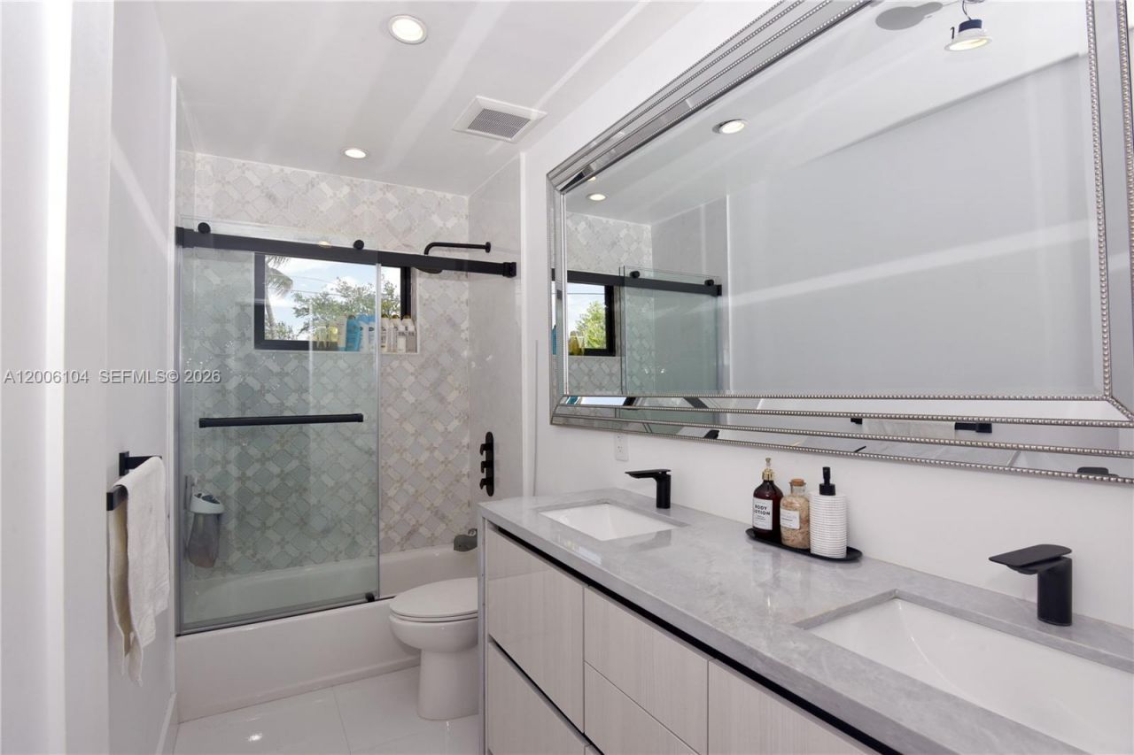 9281 SW 166th Ter , Palmetto Bay, FL 33157 Photo