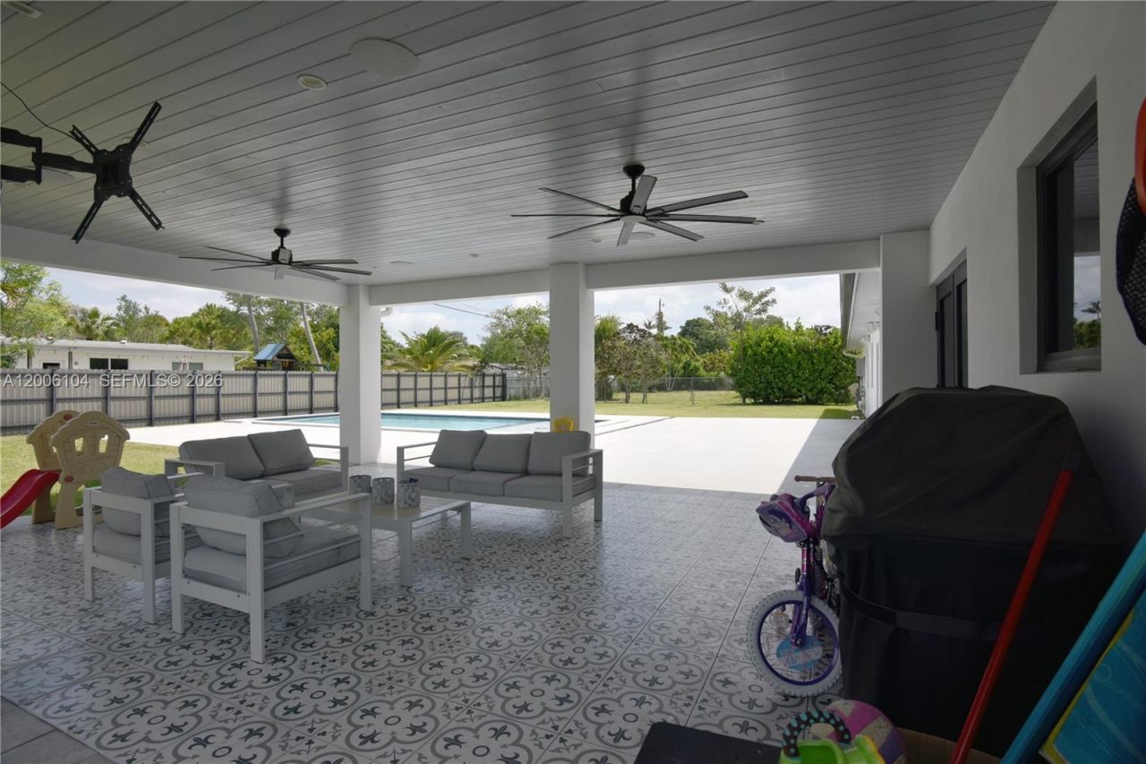 9281 SW 166th Ter , Palmetto Bay, FL 33157 Photo