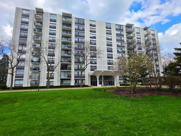 9001 Golf Road , Unit 1B, Des Plaines, IL 60016