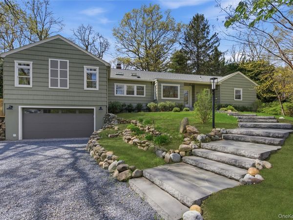 19 Erick Court , Cold Spring Harbor, NY 11724