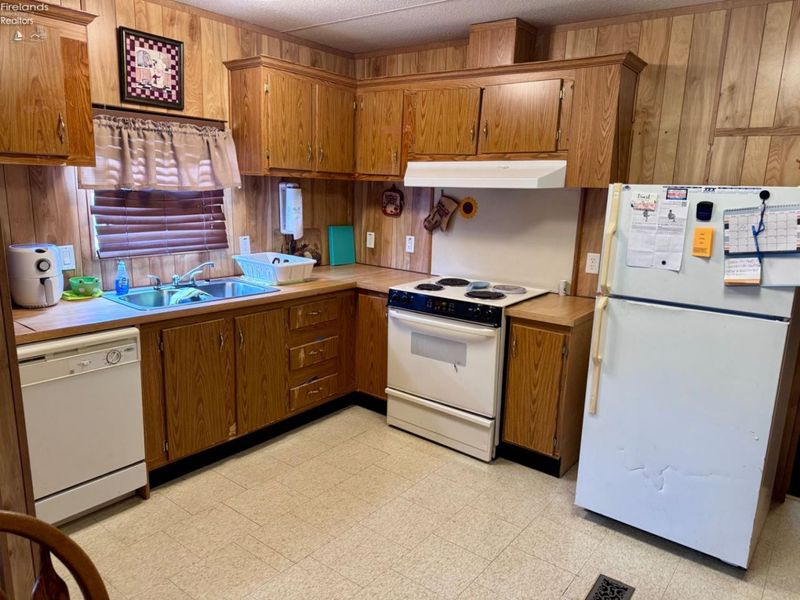 1015 N Main, Clyde, OH 43410 Photo 4