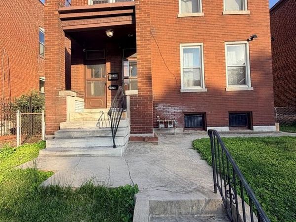 6726 Vermont Avenue , St Louis, MO 63111