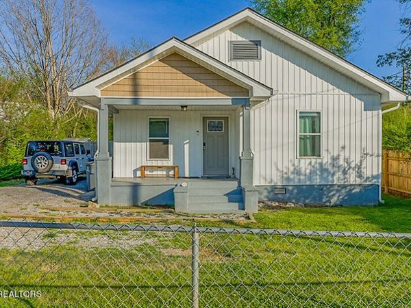 1002 Maryville Pike, Knoxville, TN 37920