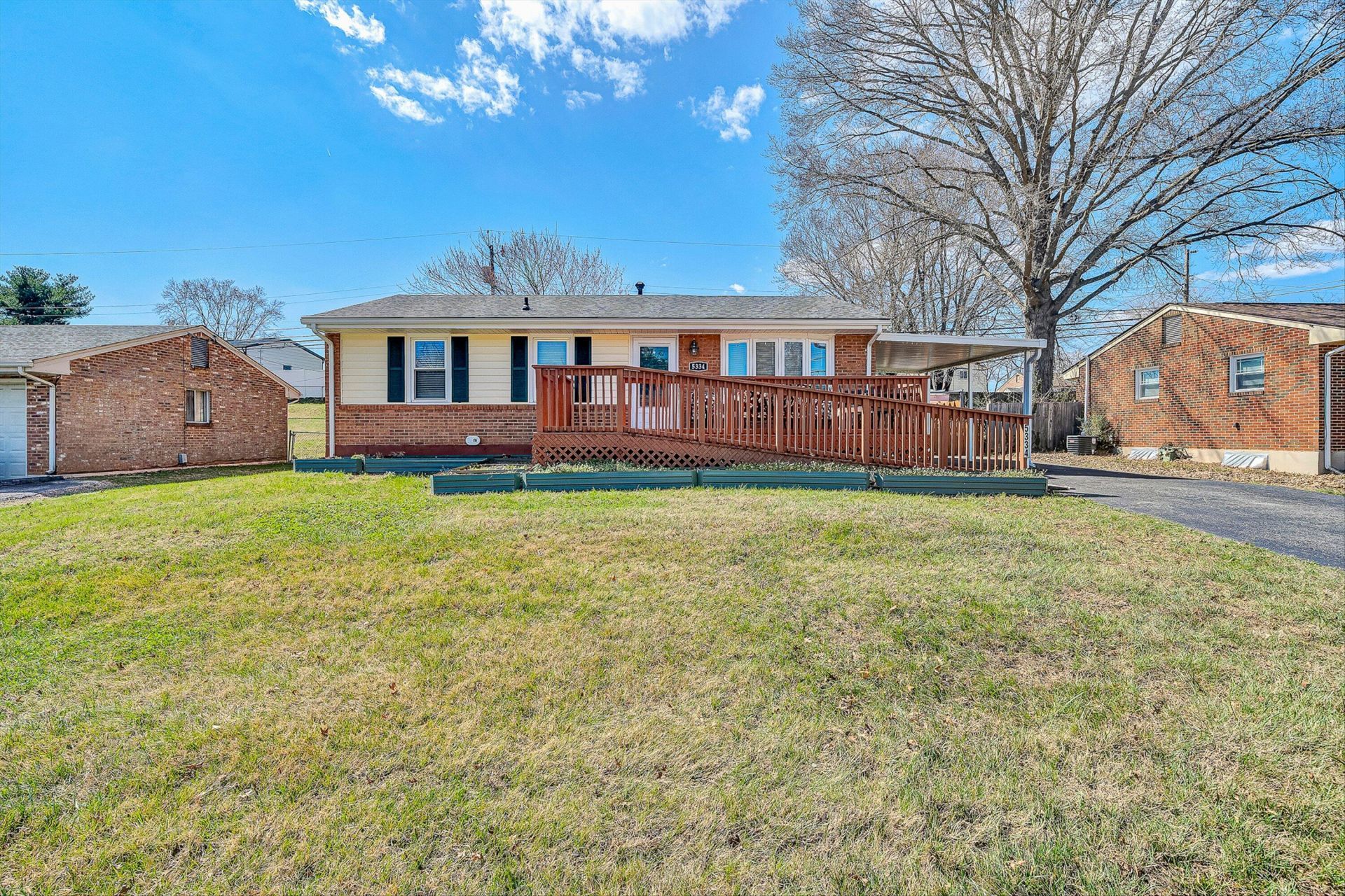5334 Oakland Blvd Nw, Roanoke, VA 24019 Main Photo