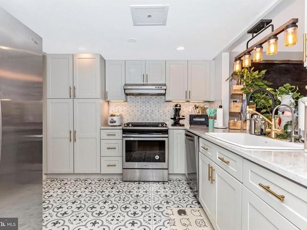 703 MOUNTAIN VIEW DRIVE, CHESTERBROOK, PA 19087