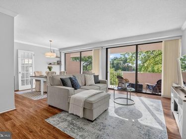 4141 N HENDERSON ROAD, Unit 302, ARLINGTON, VA 22203