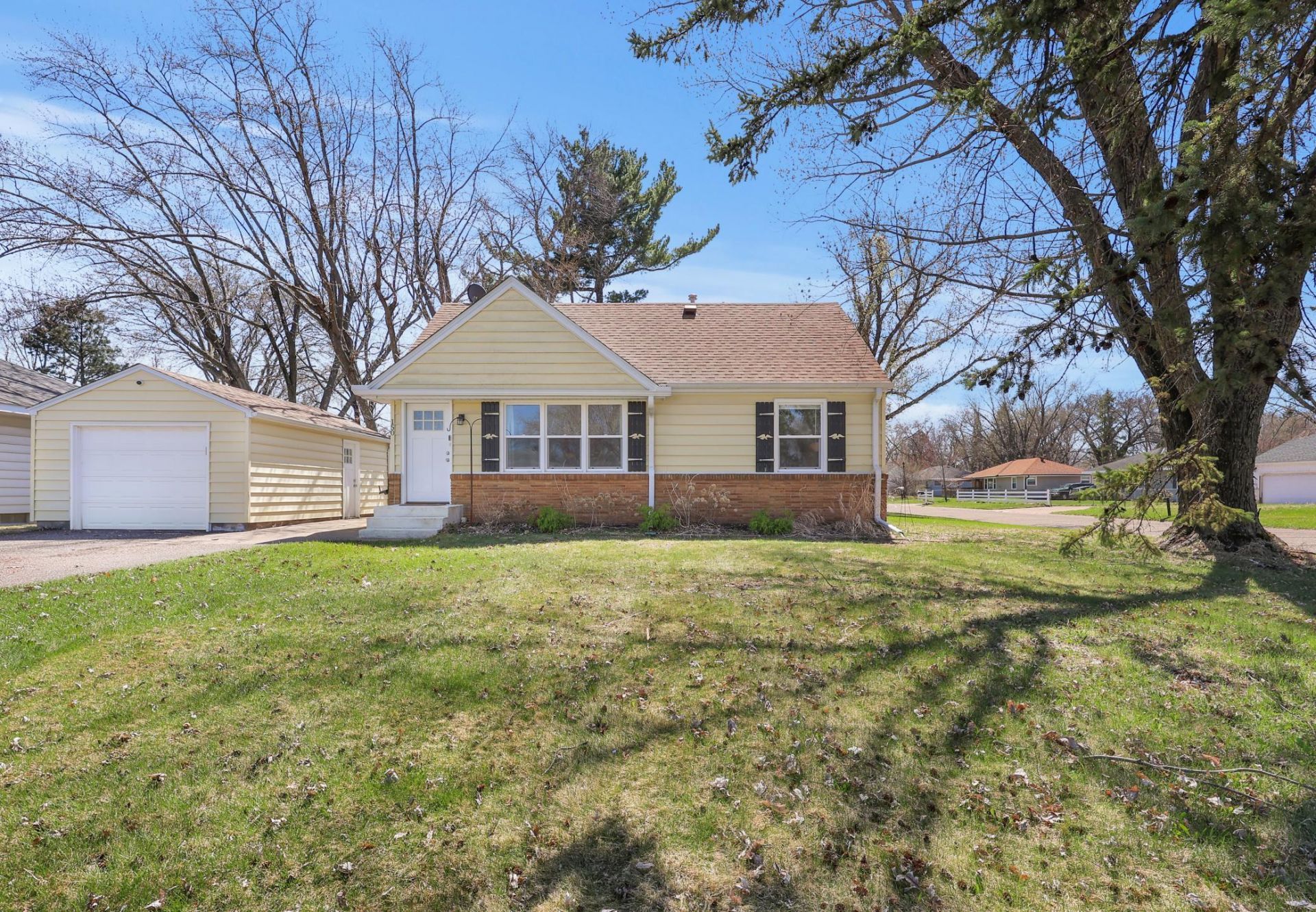 150 93rd Avenue NE, Blaine, MN 55434