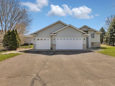 1002 Brook Court, Sauk Rapids, MN 56379