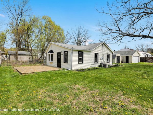 3404 N Larch Street, Lansing, MI 48906