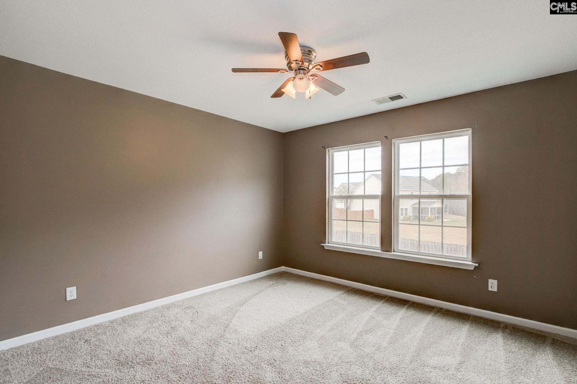 1371 Green Turf Lane Photo 7