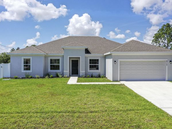 6117 NW Duke Circle, Port St. Lucie, FL 34983
