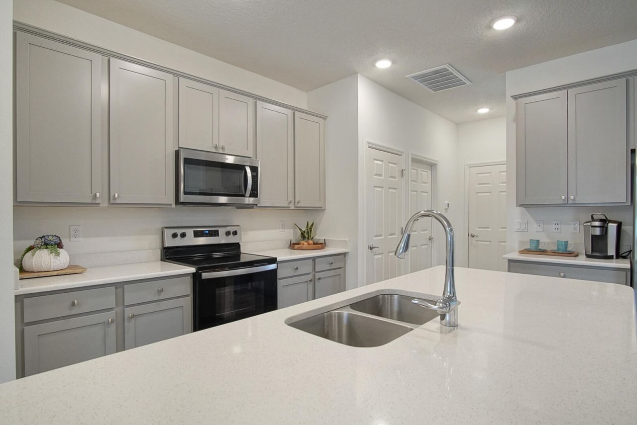 6117 NW Duke Circle, Port Saint Lucie, FL 34983 Photo