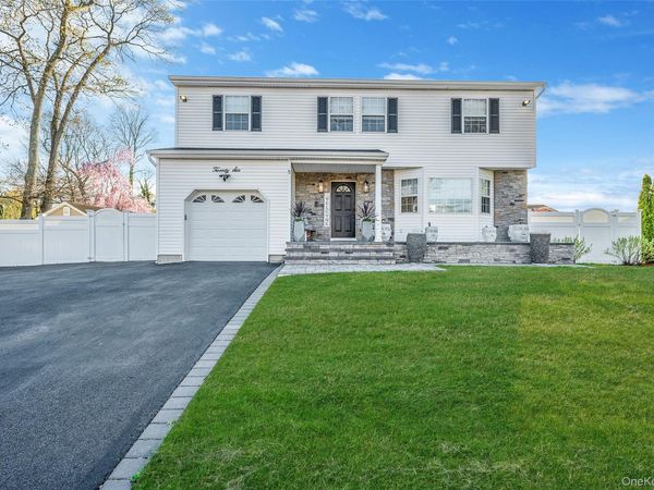 26 Emerald Street , Lake Ronkonkoma, NY 11779