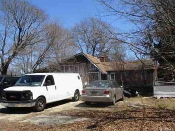 59 Broadway , Shirley, NY 11967