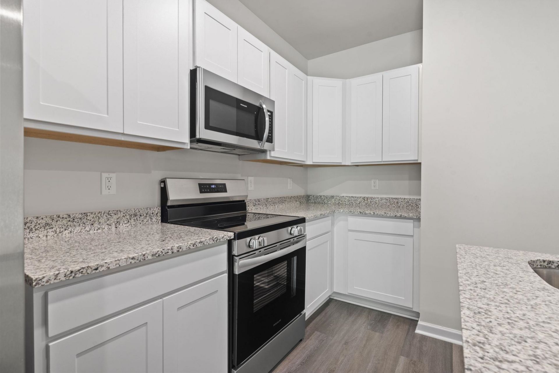 415 Waterend Dr.  Photo 8