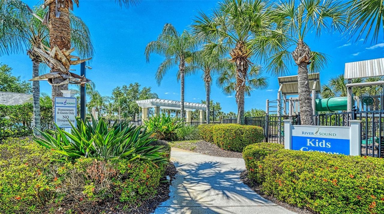 1424 Blue Horizon Circle, Bradenton, FL 34208 Photo