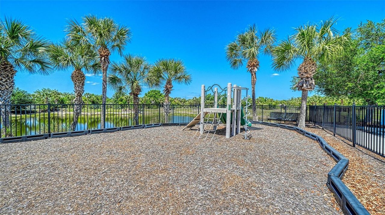 1424 Blue Horizon Circle, Bradenton, FL 34208 Photo