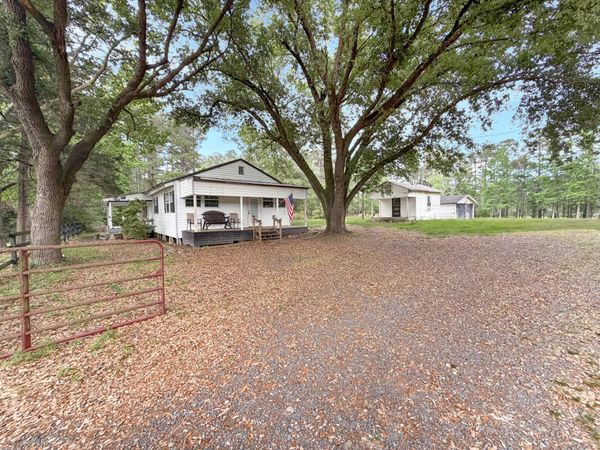 6949 Highway 8 , Leesville, LA 71446