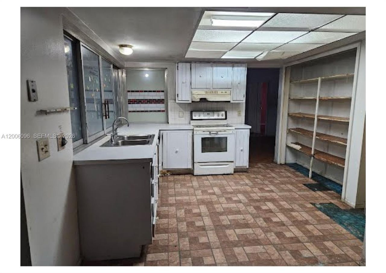 750 N Douglas Rd , Pembroke Pines, FL 33024 Photo