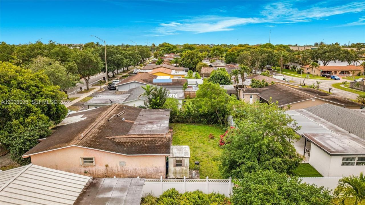 750 N Douglas Rd, Pembroke Pines, FL 33024 Photo
