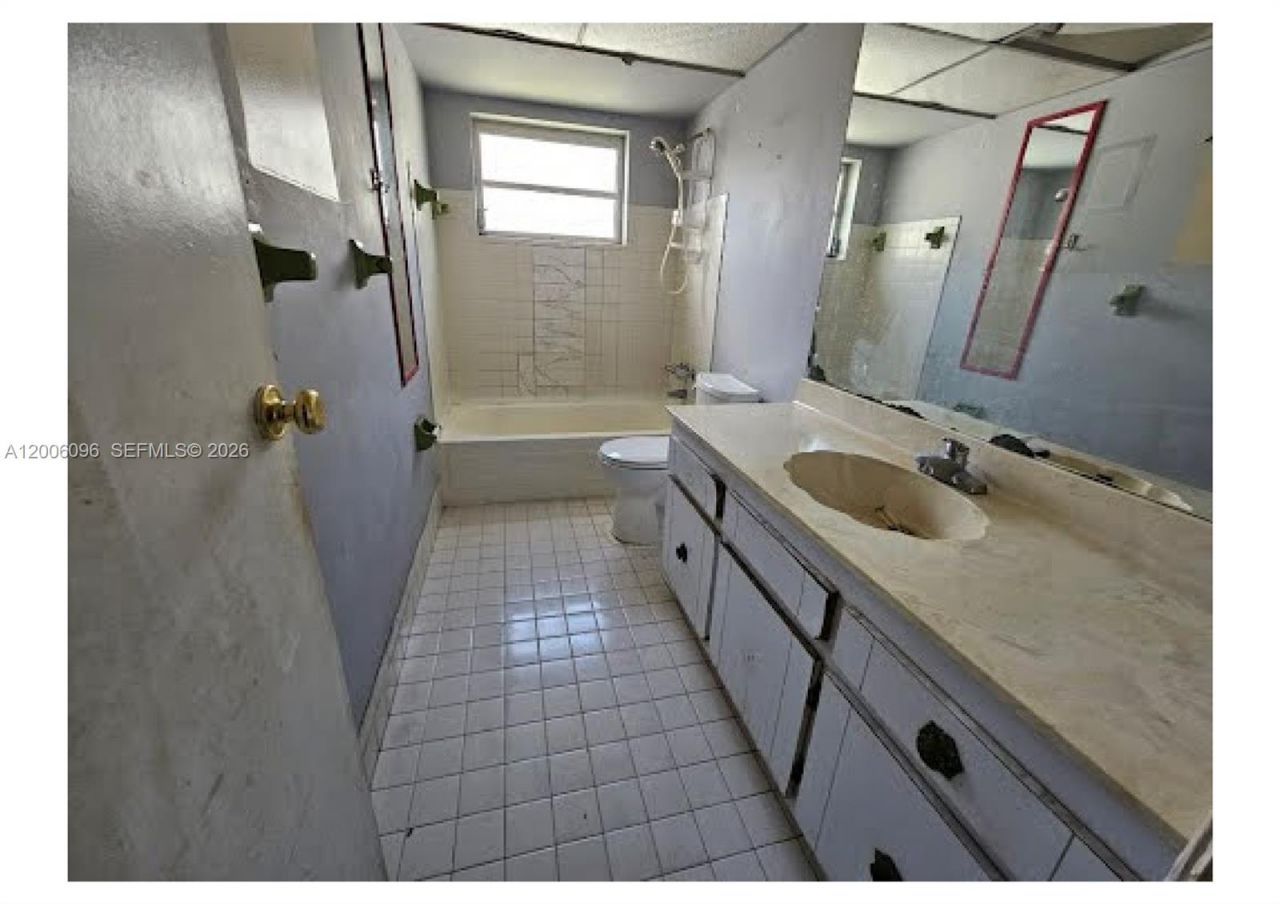 750 N Douglas Rd , Pembroke Pines, FL 33024 Photo