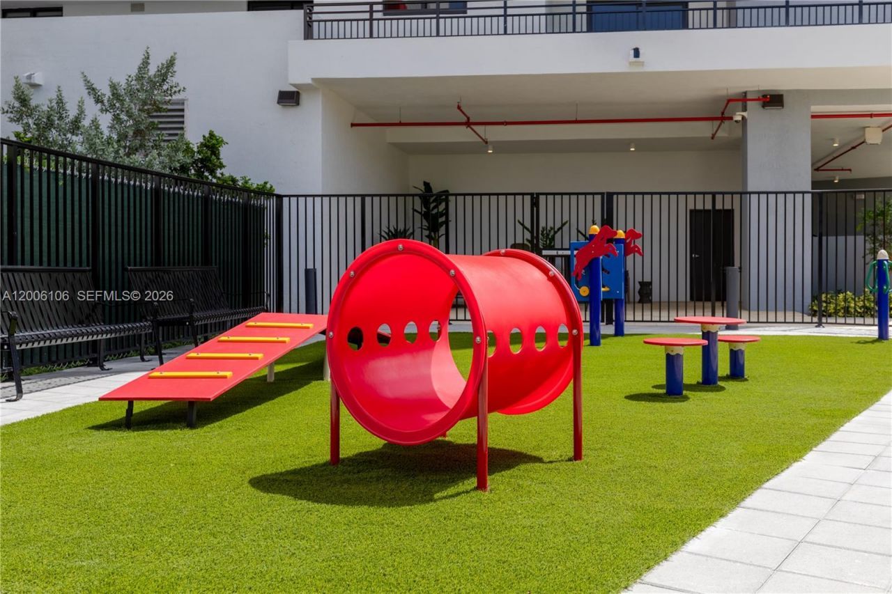 1005 Spring Garden Rd , Unit 555, Miami, FL 33136 Photo