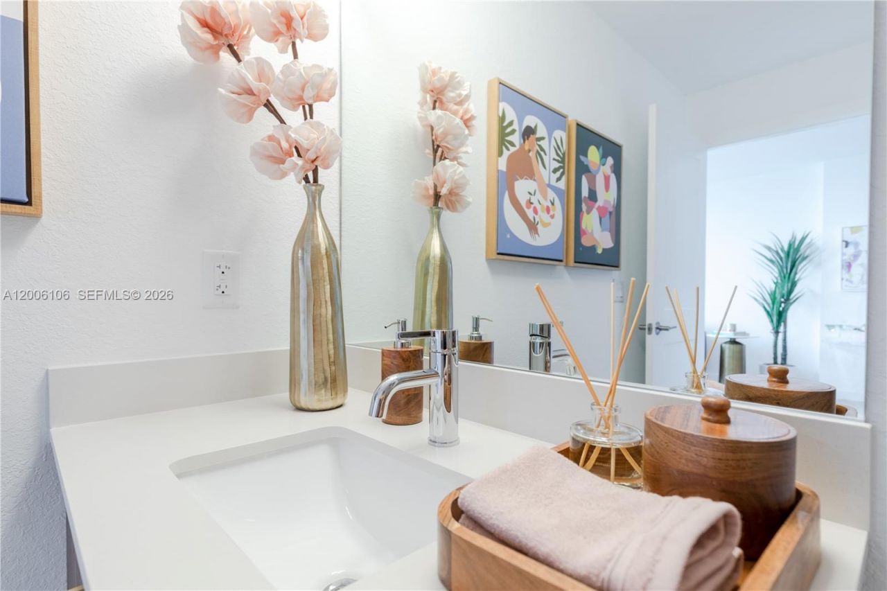 1005 Spring Garden Rd , Unit 555, Miami, FL 33136 Photo