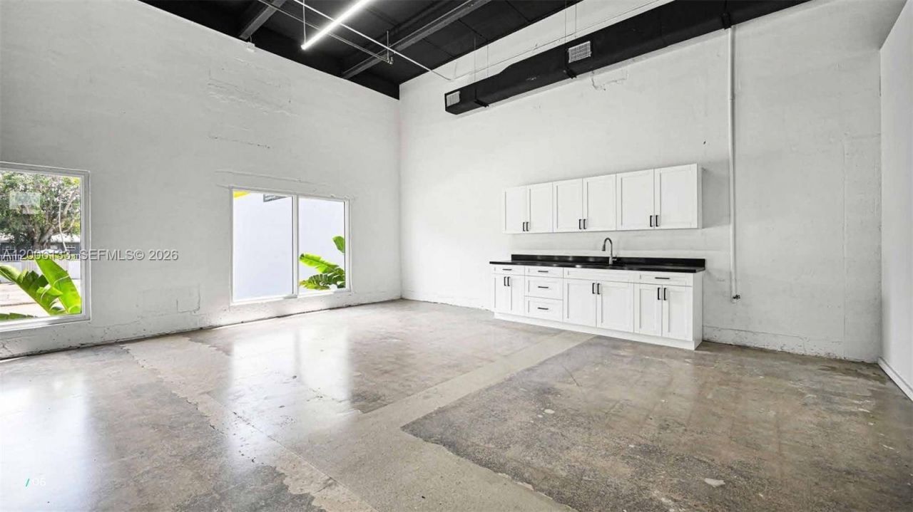 6800 NE 4th Ct, Miami, FL 33138 Photo