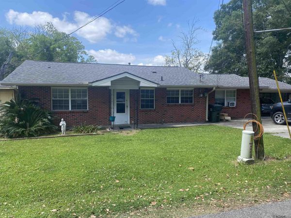 13557 W Leon St, Gonzales, LA 70737