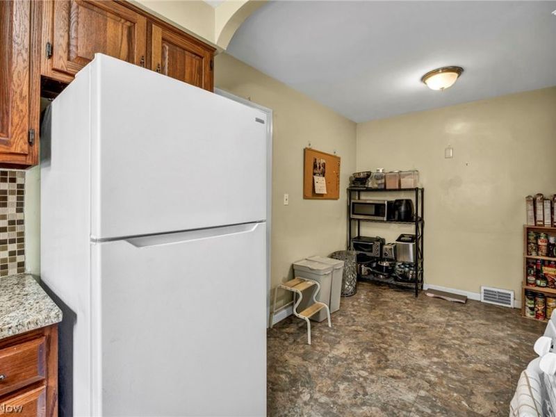 13570 Cedar Road, University Heights, OH 44118 Photo 12