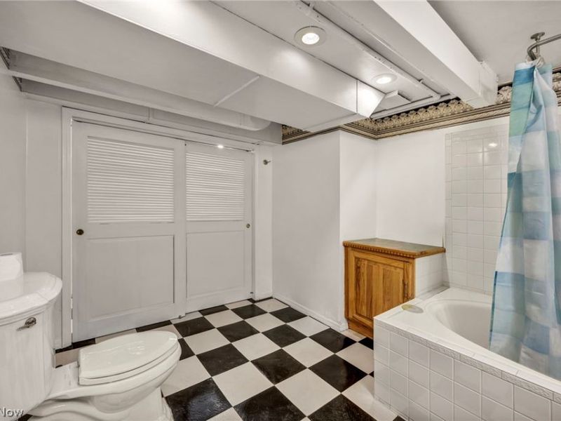 13570 Cedar Road, University Heights, OH 44118 Photo 45