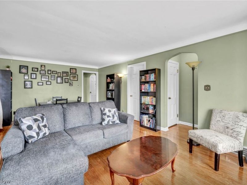 13570 Cedar Road, University Heights, OH 44118 Photo 5