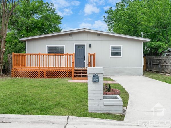 1824 Katy St, New Braunfels, TX 78130