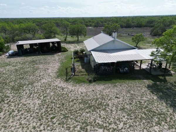330 County Road 412, Three Rivers, TX 78071
