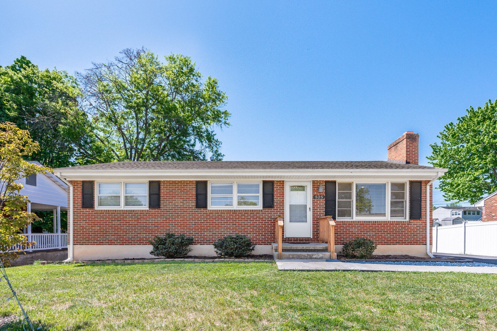 525 Water Oak Rd, Roanoke, VA 24019 Main Photo