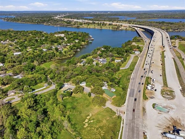 7019 Edgemere Place , Lake Worth, TX 76135