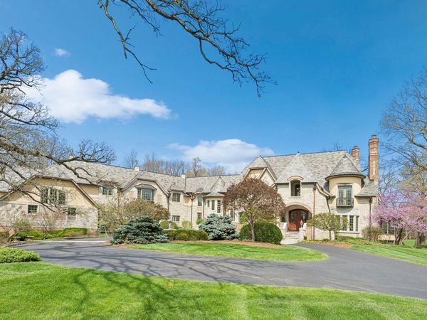 18 Hidden Brook Drive , North Barrington, IL 60010