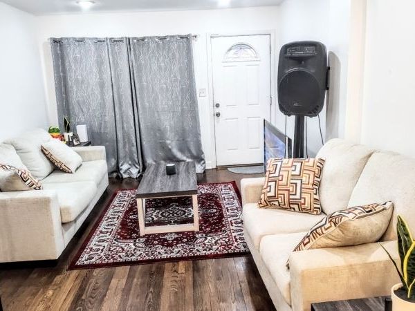 8 Van Nostrand Ave, Jersey, NJ 07305