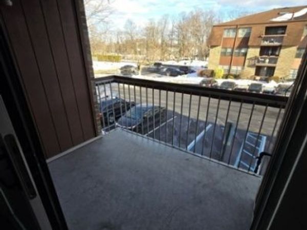 198 Sierra Ct, Woodbridge, NJ 07095