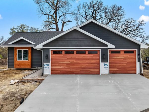 705 Academy Circle, Nevada, IA 50201