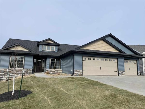 837 Siesta Ln, Tiffin, IA 52341