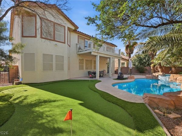 7916 Flat Creek Street , Las Vegas, NV 89131