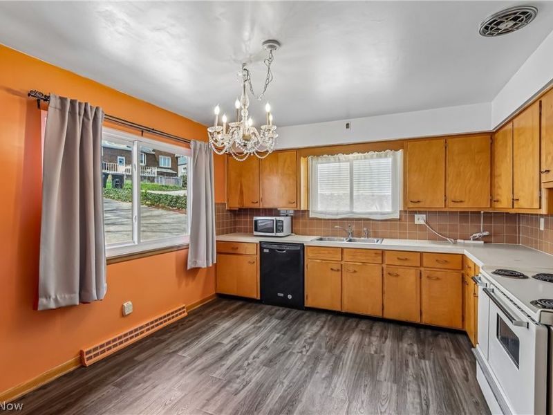 2060 6th Street SW, Akron, OH 44314 Photo 9