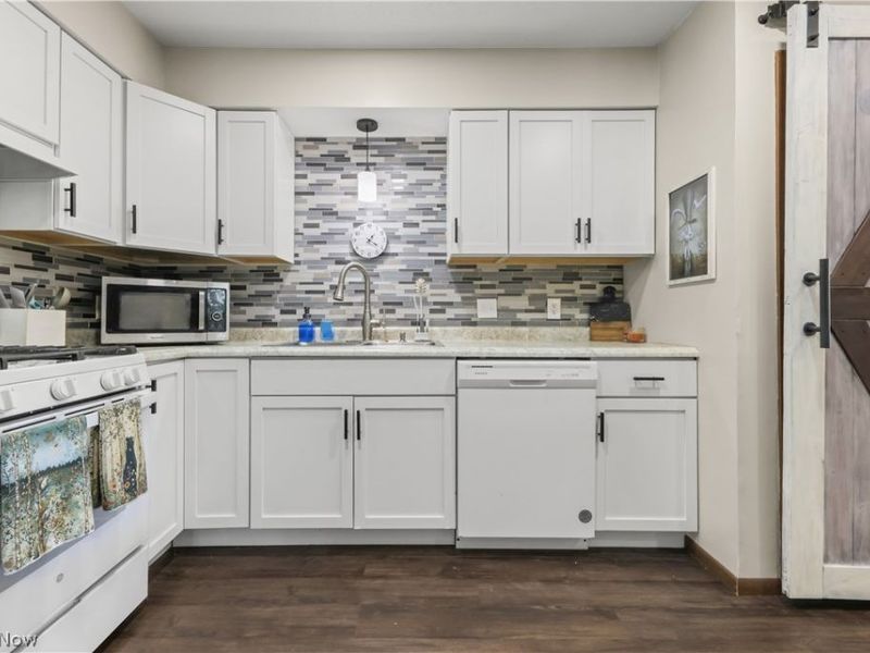 804 Kirkwall Drive, Akron, OH 44321 Photo 11