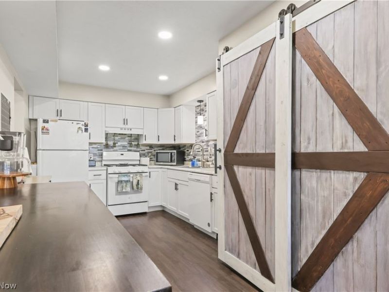 804 Kirkwall Drive, Akron, OH 44321 Photo 12